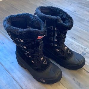 North Face-Heat Seaker size 6 women’s snow boots